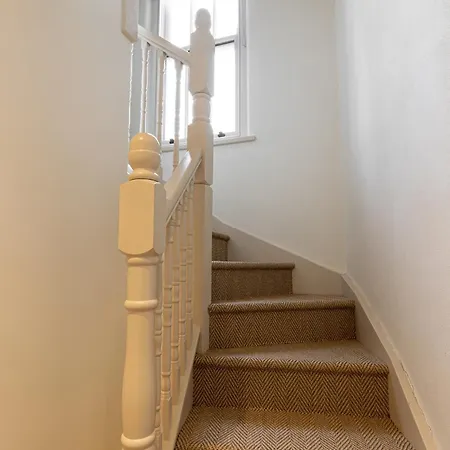 Nyaraló The Ulverston